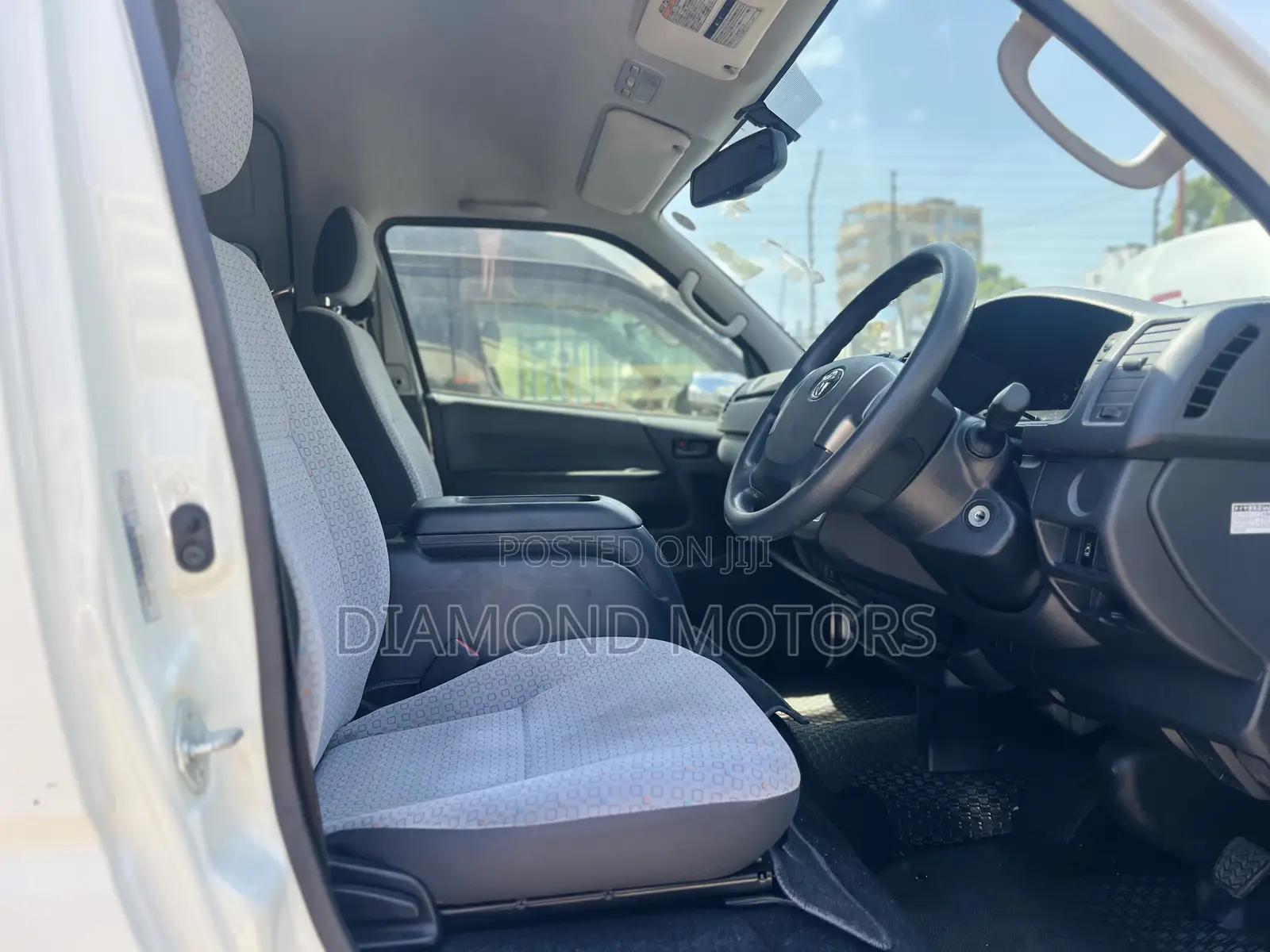 Toyota HiAce 2018 White
