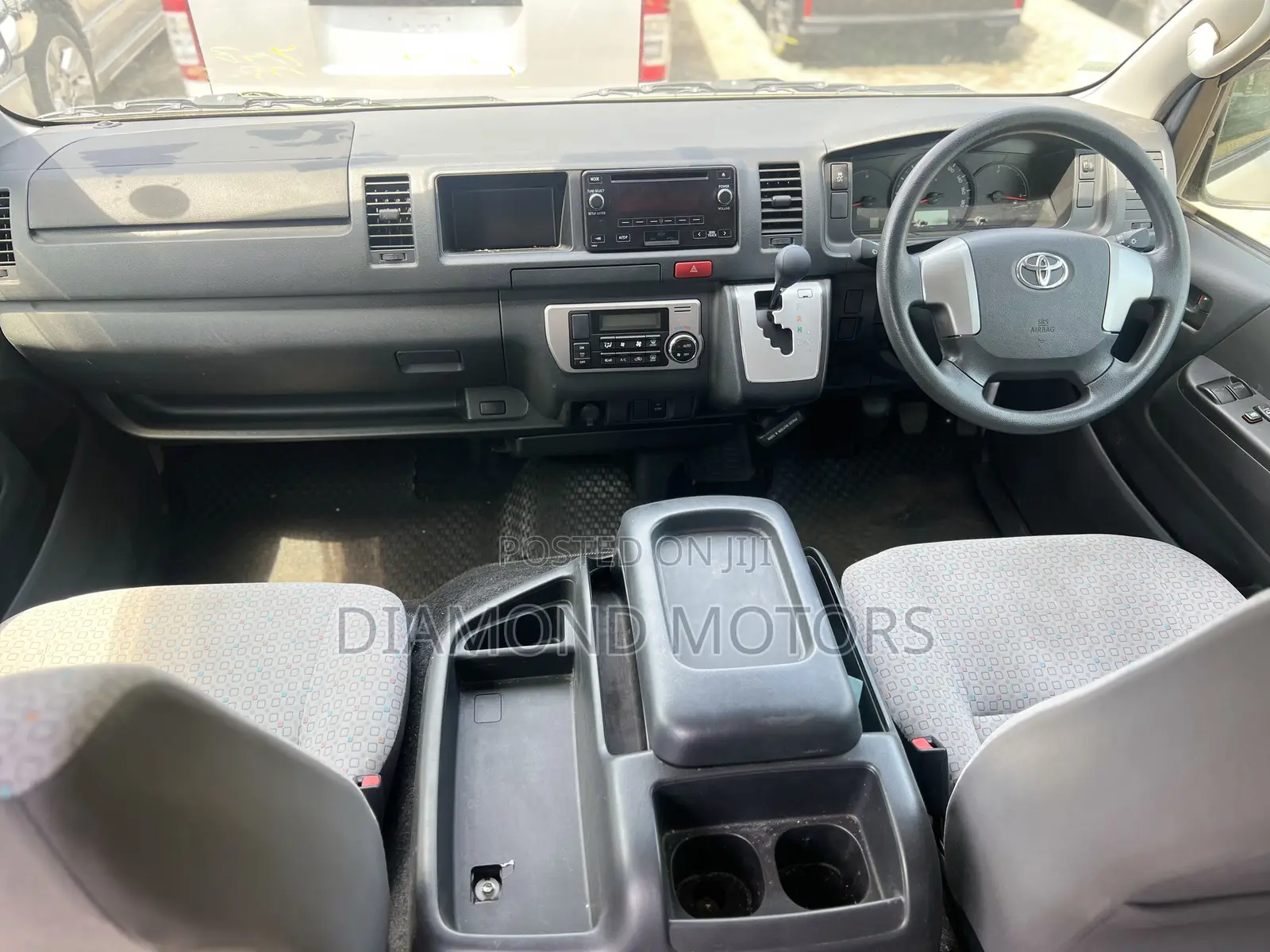 Toyota HiAce 2018 White