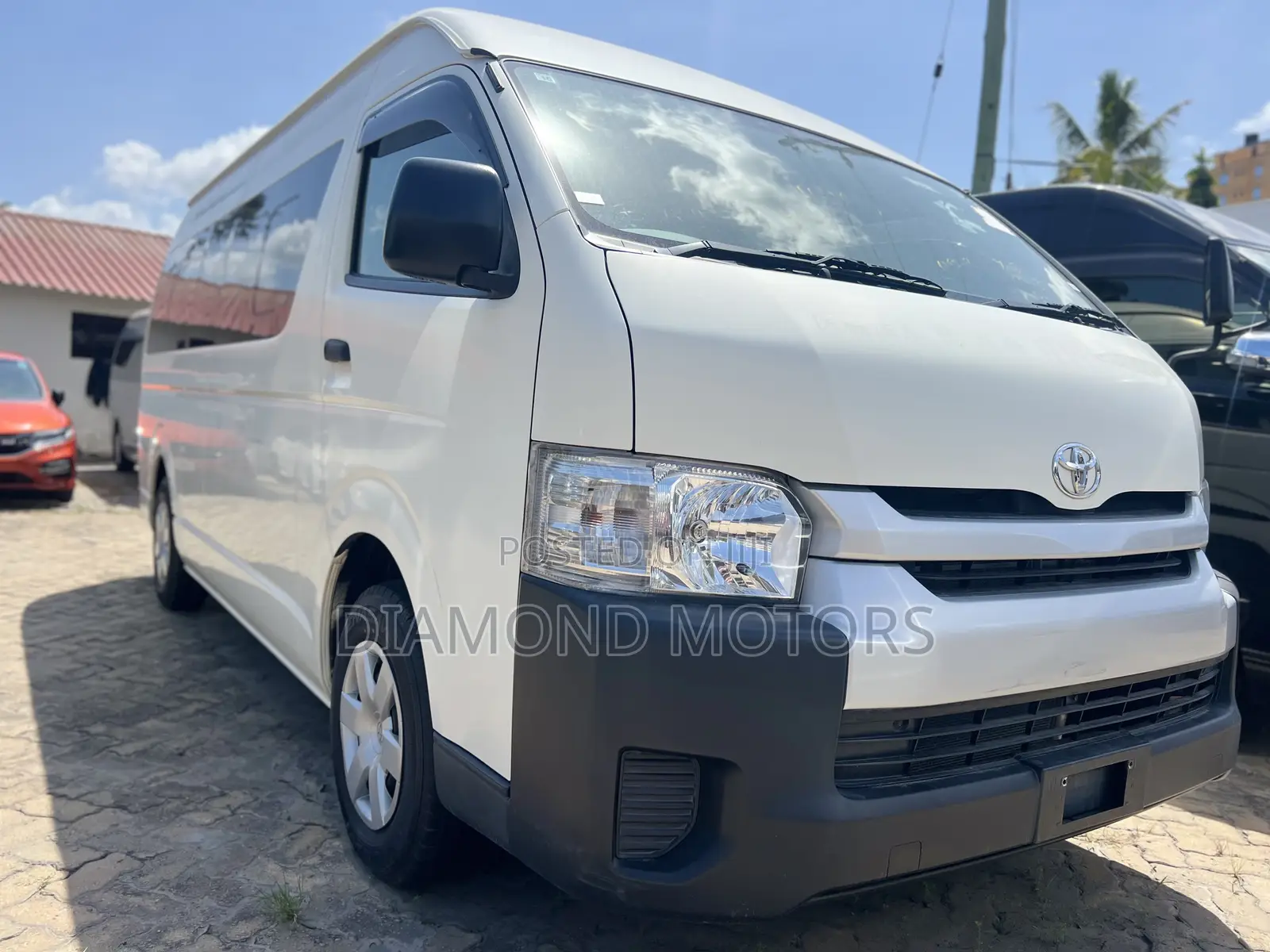 Toyota HiAce 2018 White