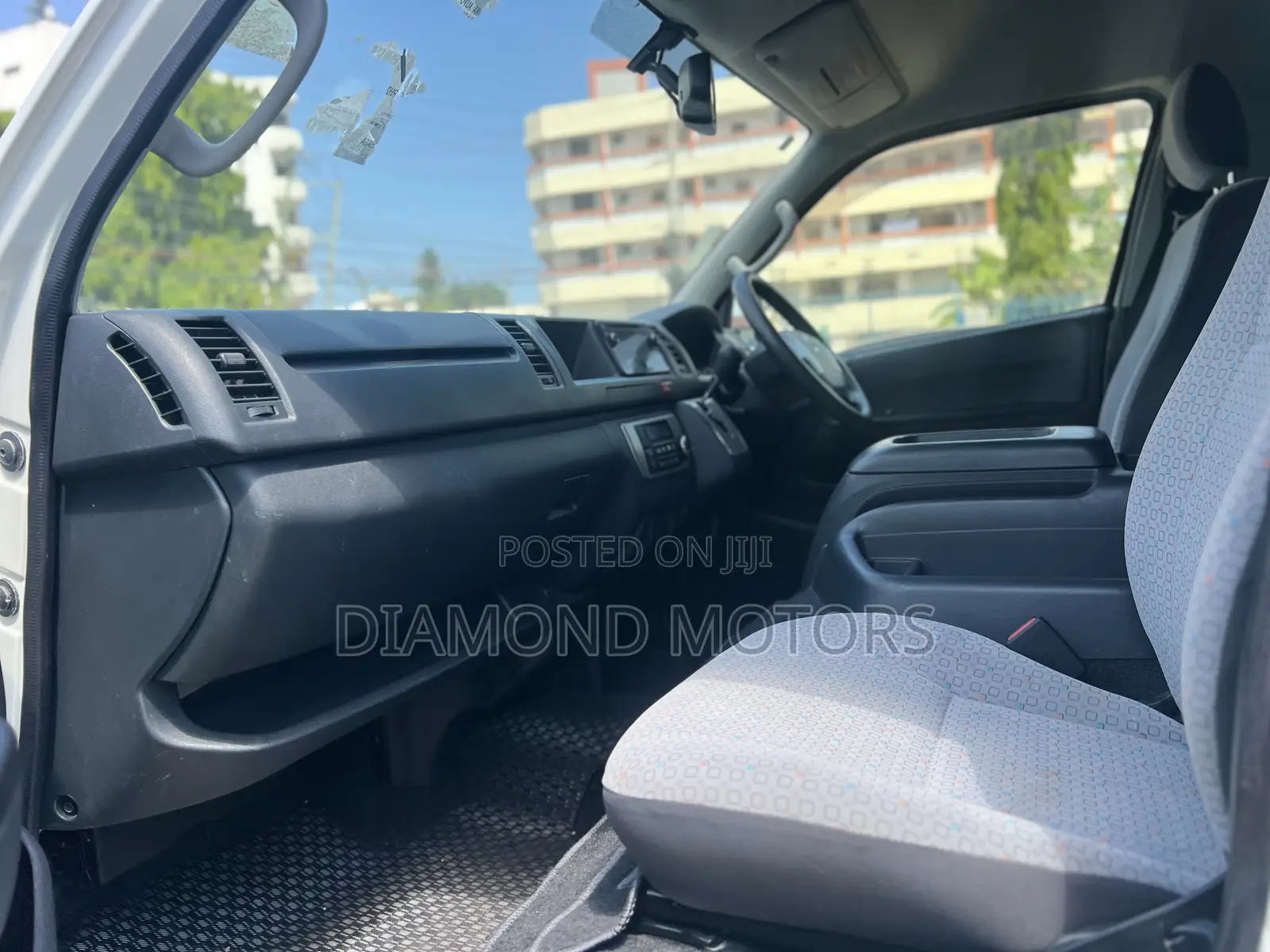 Toyota HiAce 2018 White