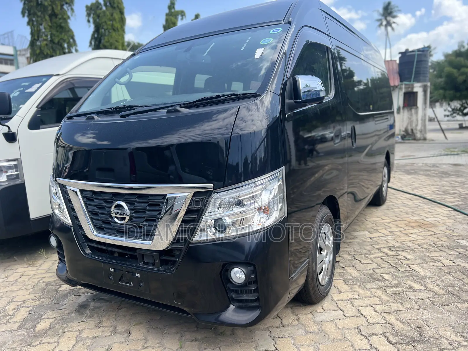 Nissan Caravan (Urvan) 2018 Black