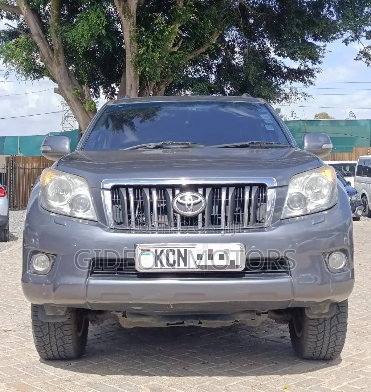 Toyota Land Cruiser Prado 2011 Gray