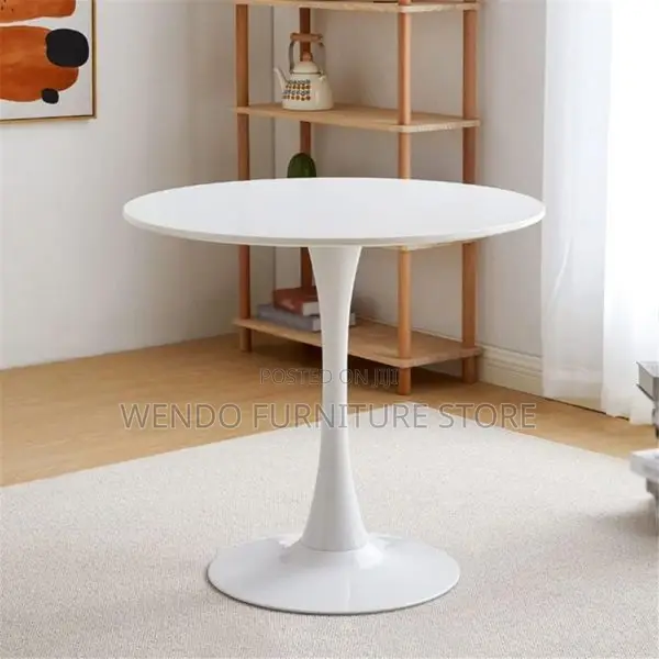 Dining Table : Villa White Round Tulip Dining Table