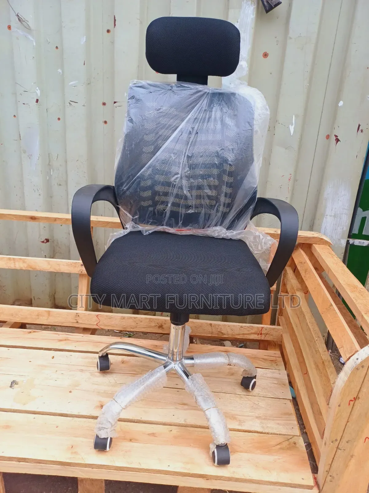 Neat Modern Headrest Office Chairs Offers! 