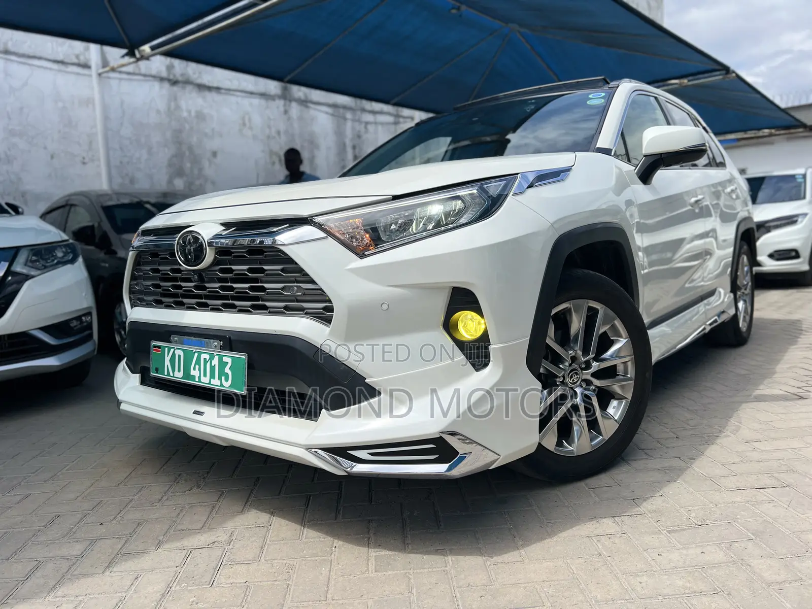 Toyota RAV4 XLE Premium AWD 2020 Pearl