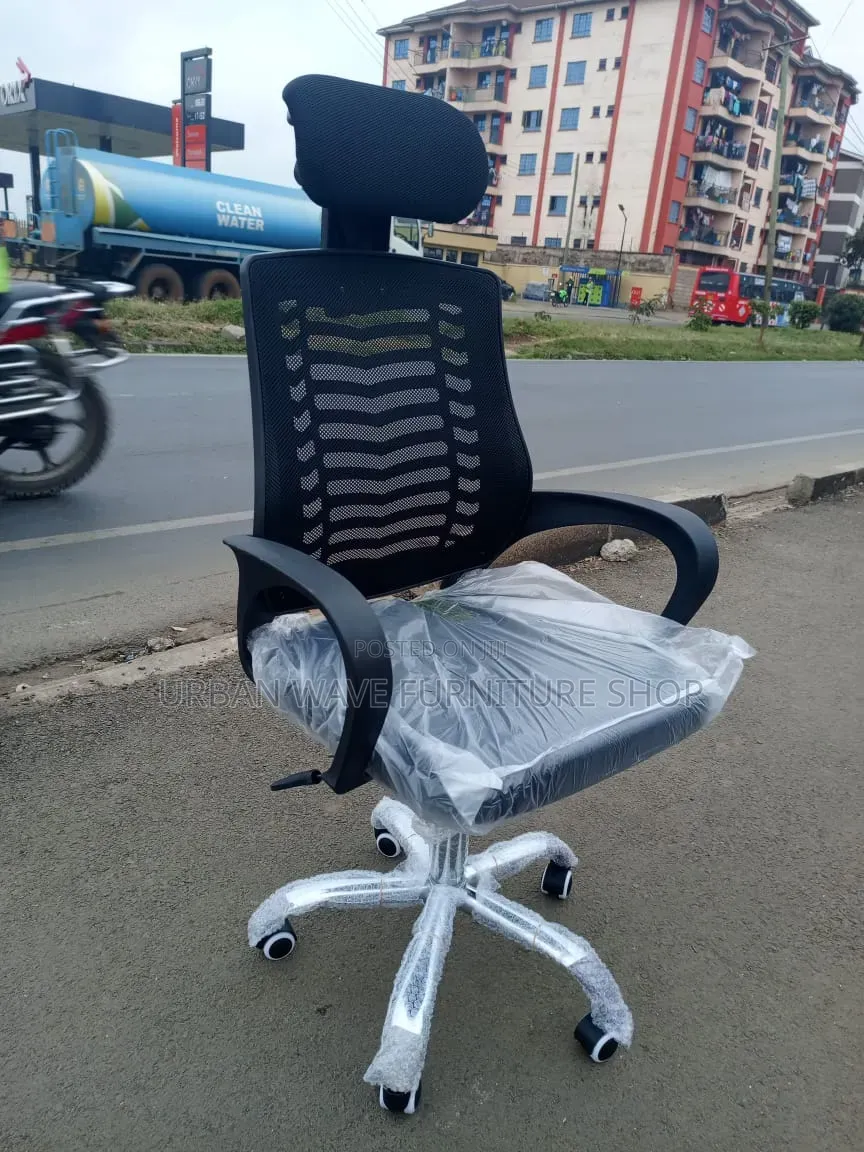 Executive Stylish Headrest Chair