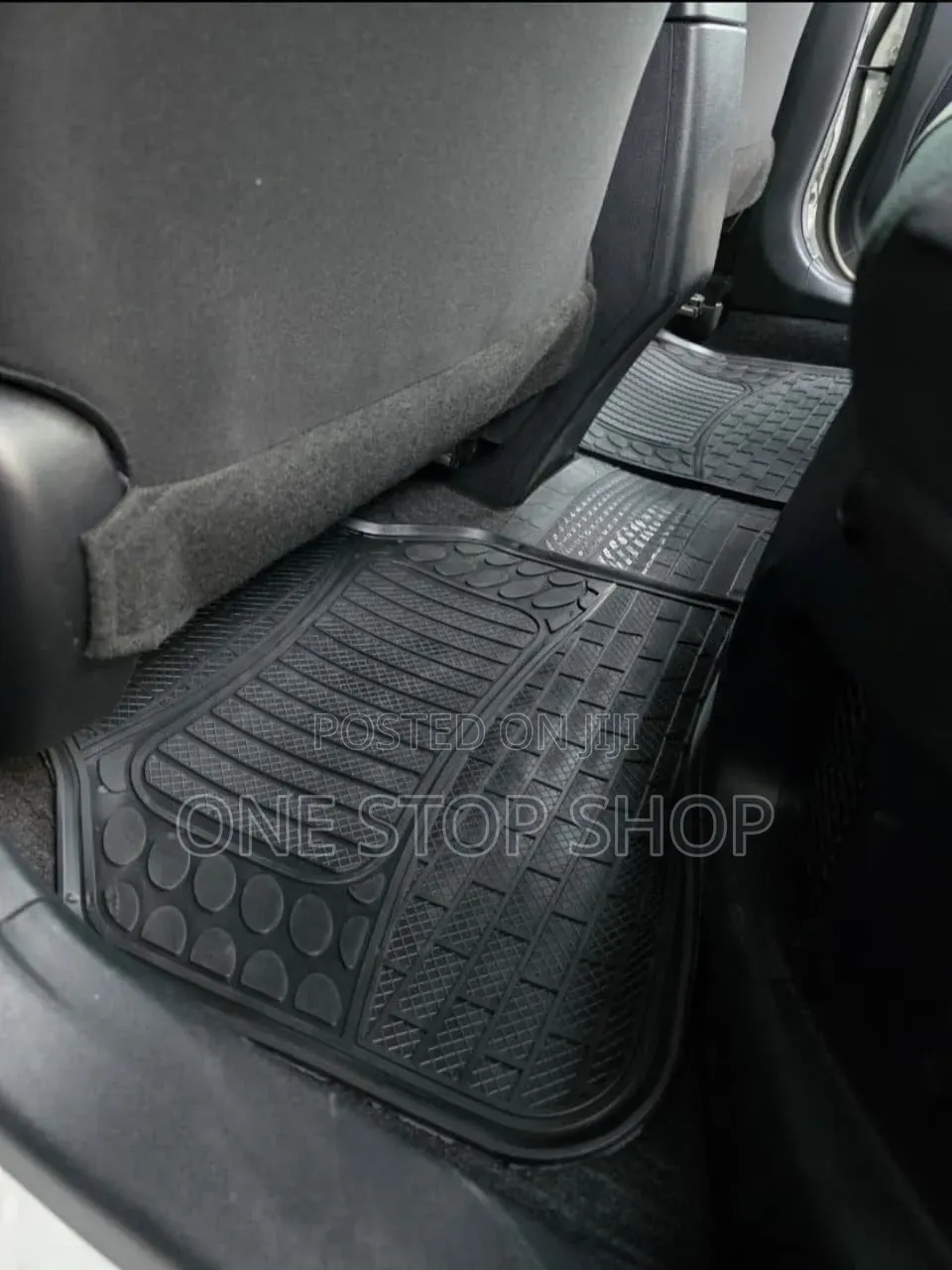 5 Seater Car Fitted With Toyota Mats Protects Floor From Dirt,Mud,Spil
