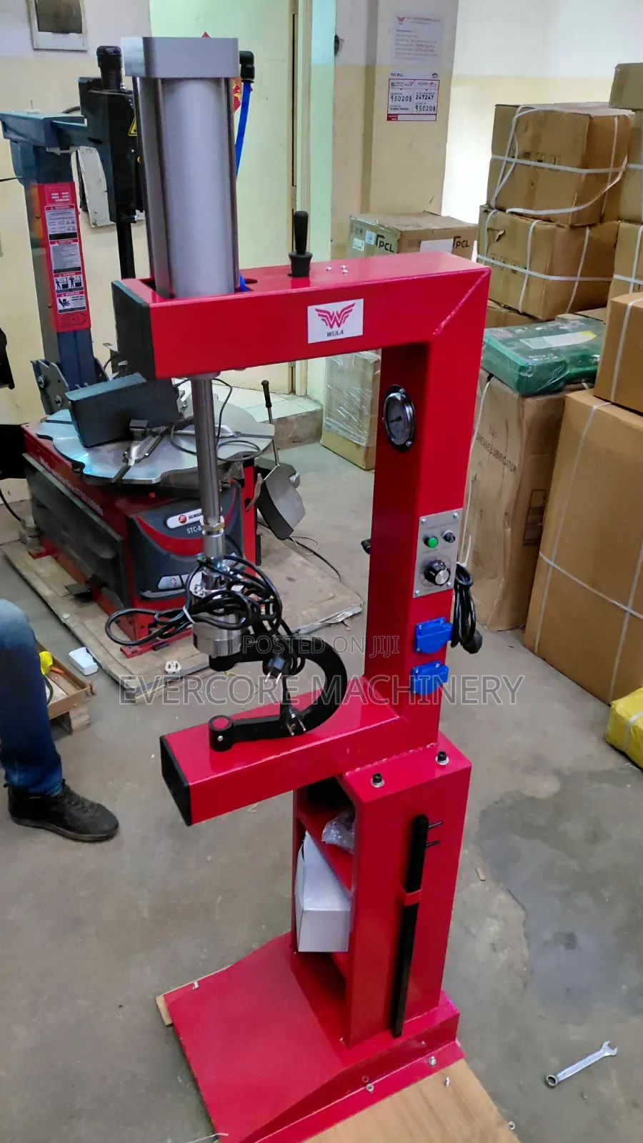 Commercial Tyre Vulcanizer Machine Pneumatic Design.