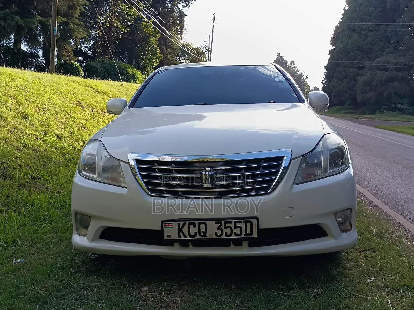 Toyota Crown 2011 White