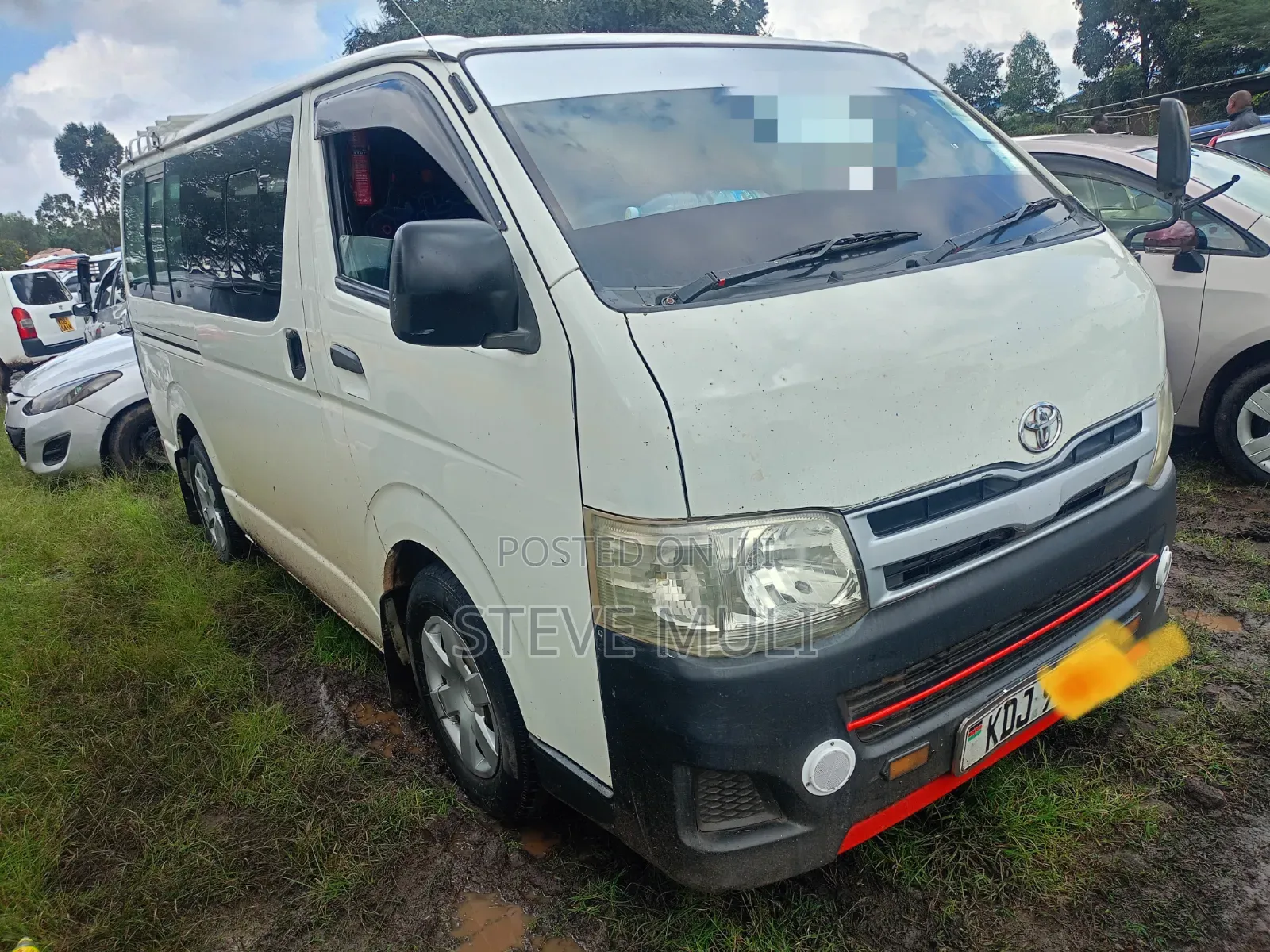 Toyota HiAce 2014 White