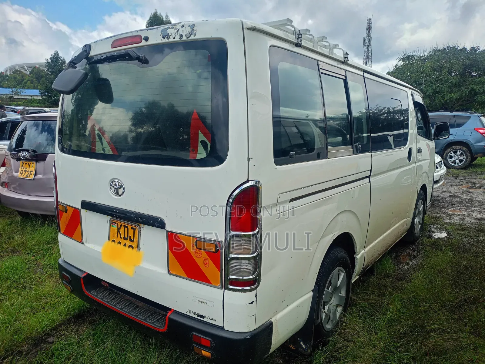 Toyota HiAce 2014 White