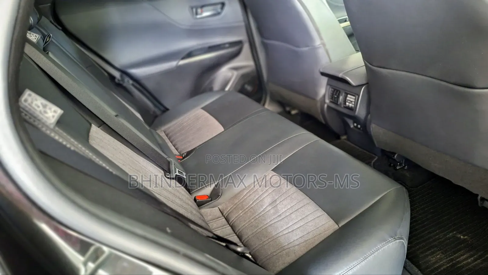 Toyota Harrier 2.0 4WD 2020 Black