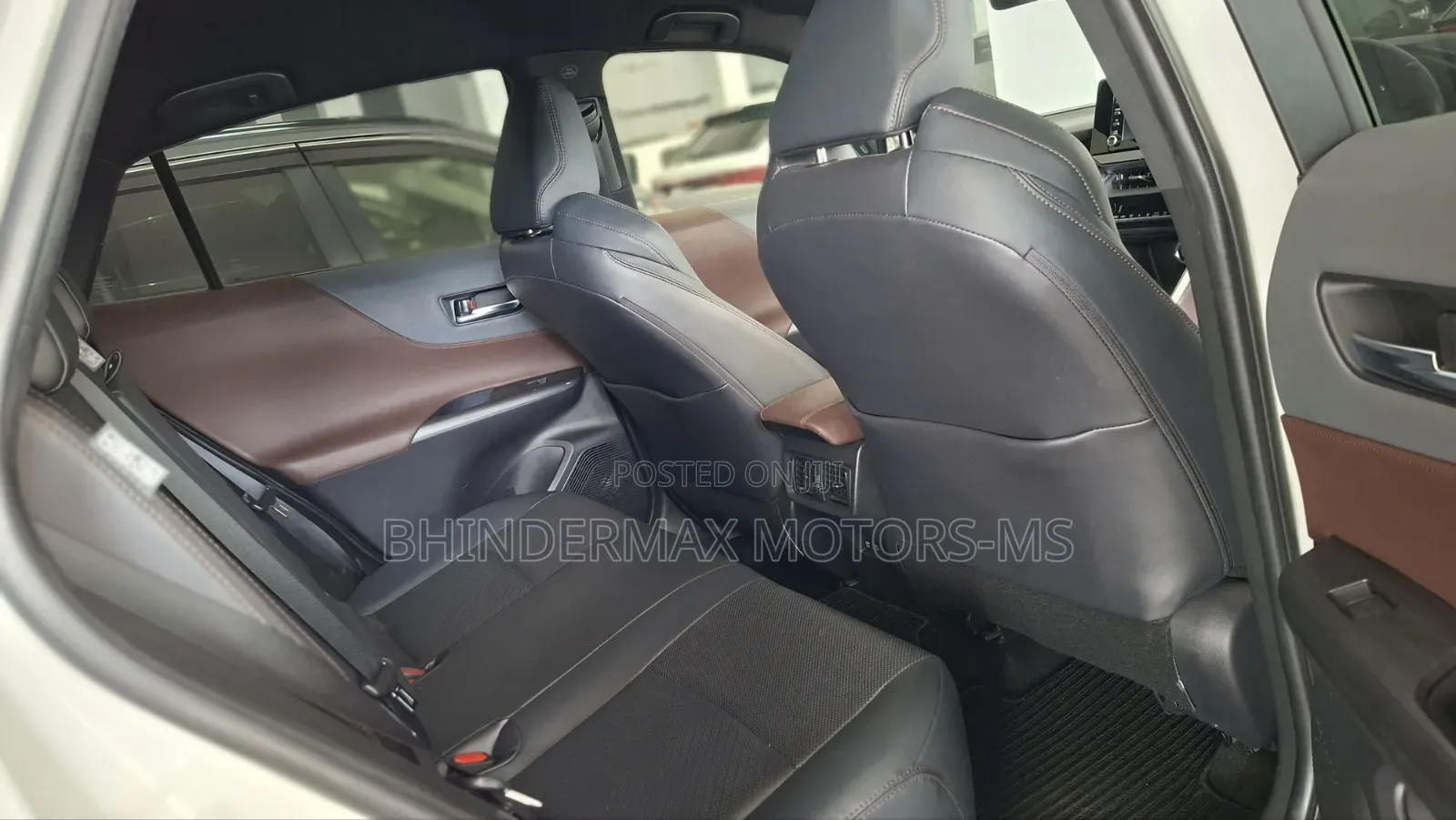 Toyota Harrier 2.0 4WD 2020 White
