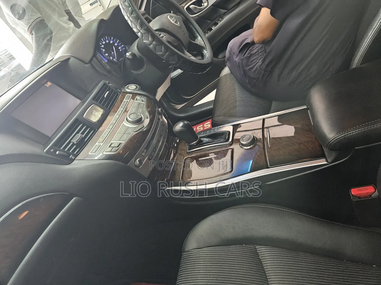 Nissan Fuga 2013 Silver