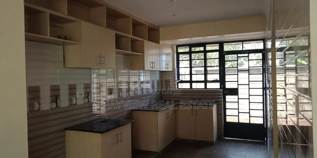 4bdrm Townhouse/Terrace in Thogoto for sale