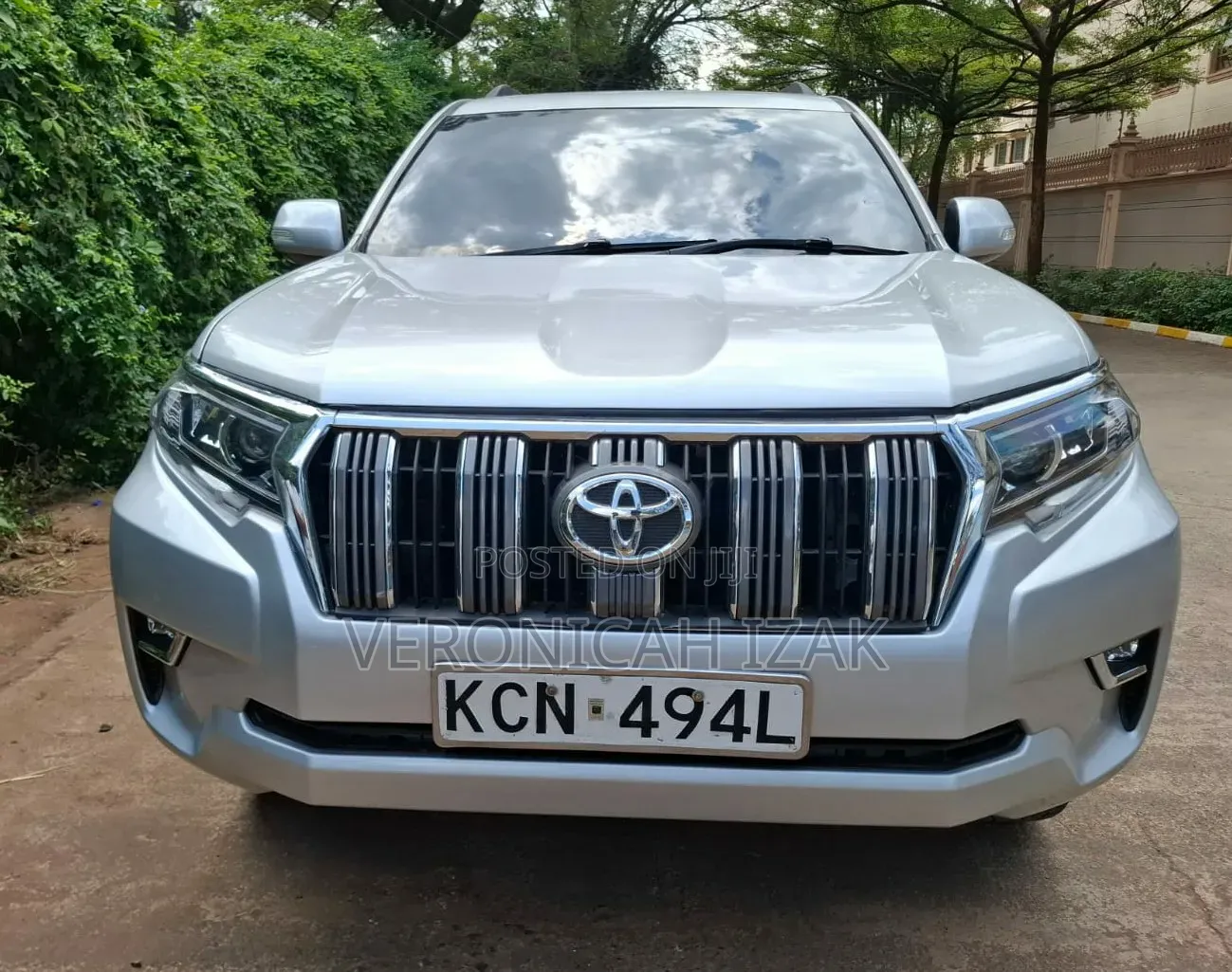 Toyota Land Cruiser Prado 2010 Silver