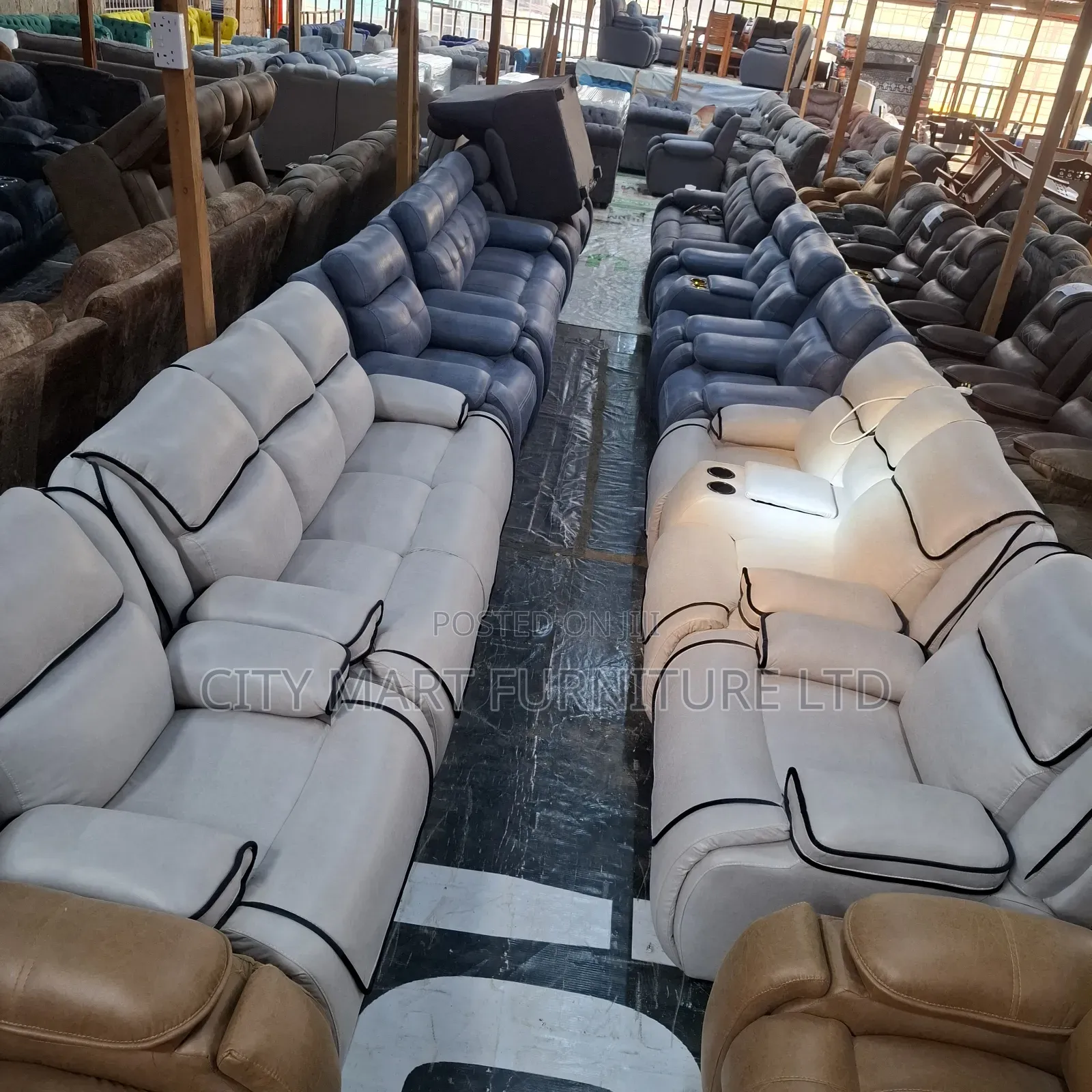 Comfortable Modern 5-Seater Semi-Recliner Sofas Offers 