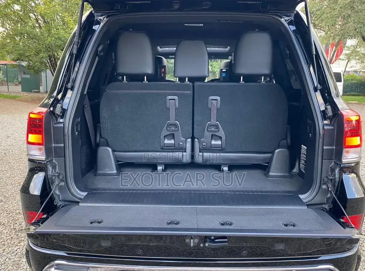 Toyota Land Cruiser 4.6 V8 ZX 2019 Black