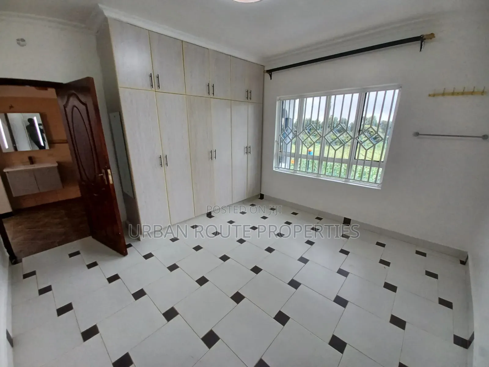 4bdrm Mansion in Nairobi Ndogo, Thogoto for rent