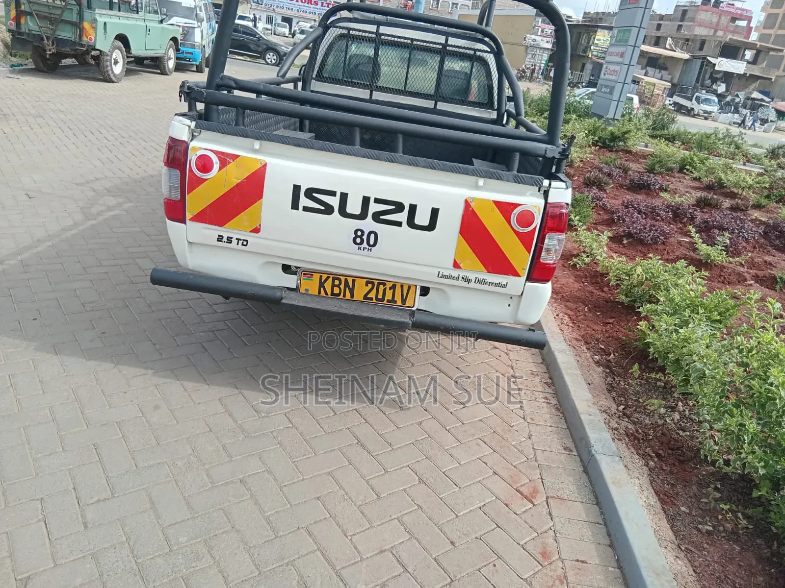 Isuzu D-MAX 2010 White