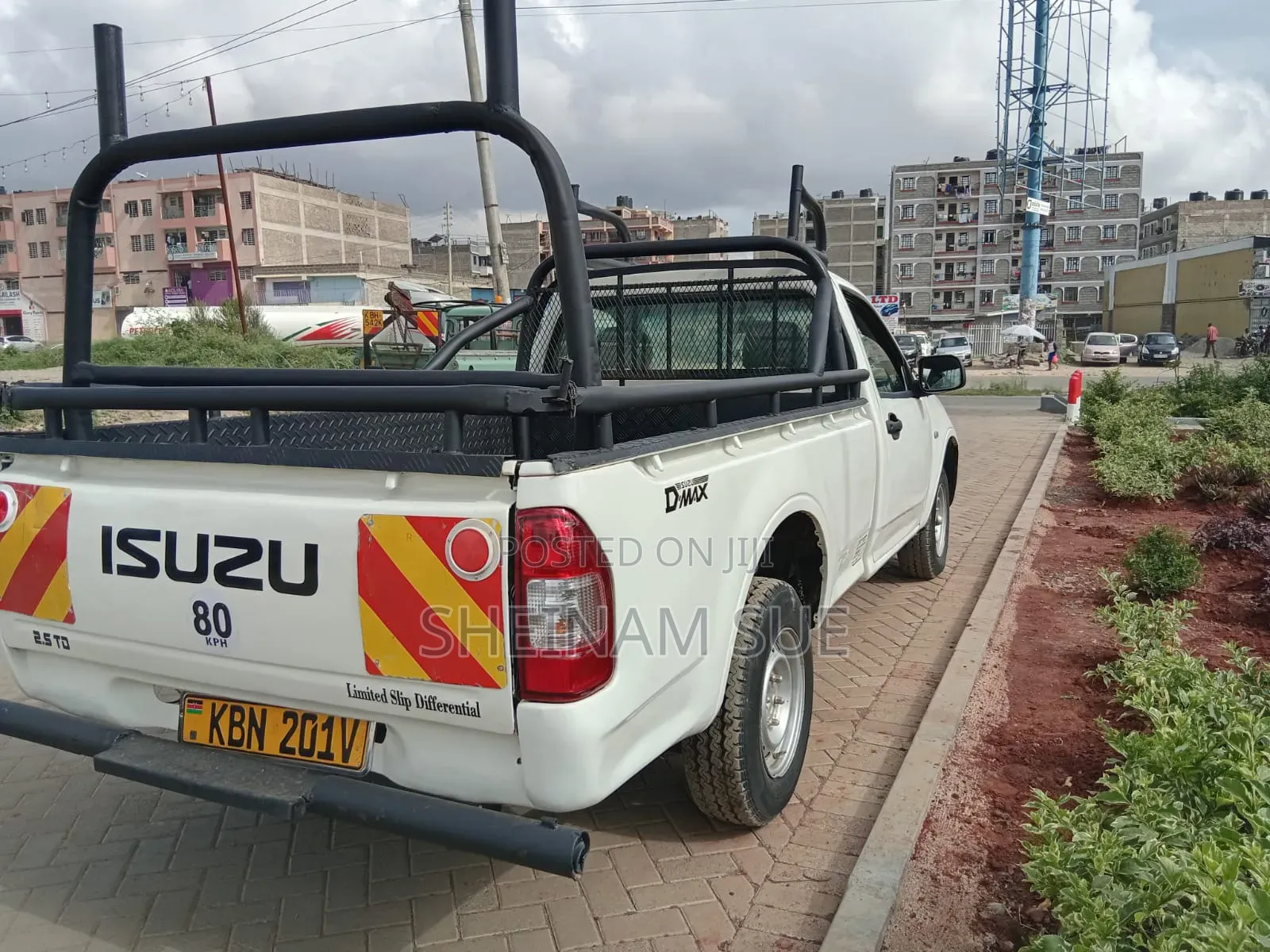 Isuzu D-MAX 2010 White