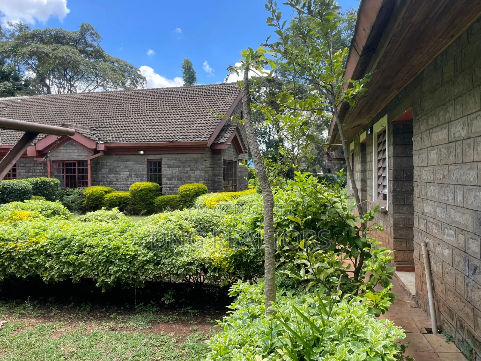 5bdrm Bungalow in Karen for rent
