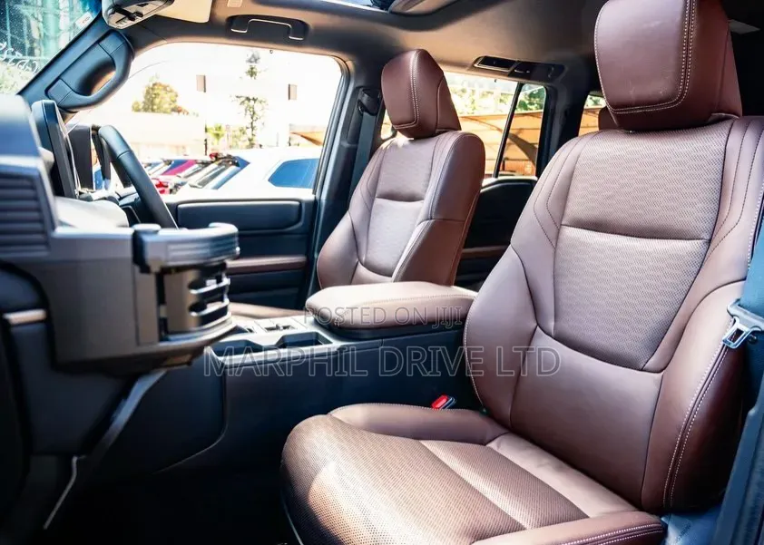 Toyota Land Cruiser Prado 2.8 2024 Black