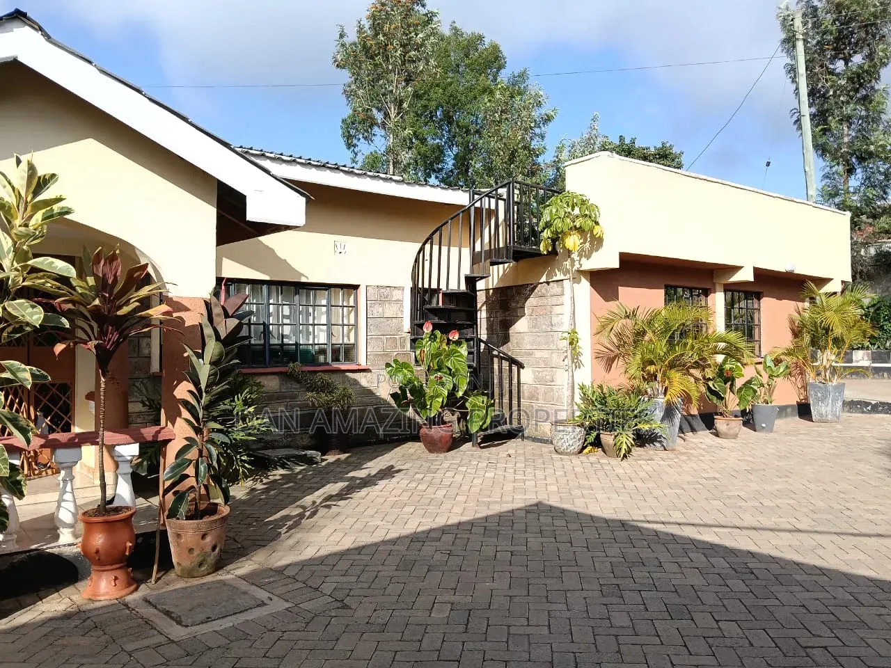 6bdrm Bungalow in Ngong On 1/4 Acre, Oluulua for sale