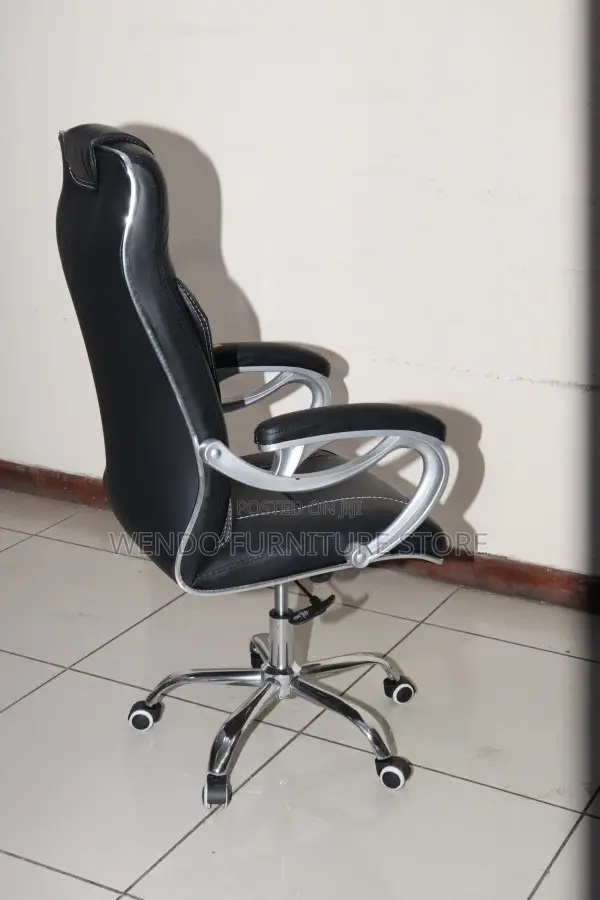 Office Chair : O12 Black Faux Leather Executive Office Chai