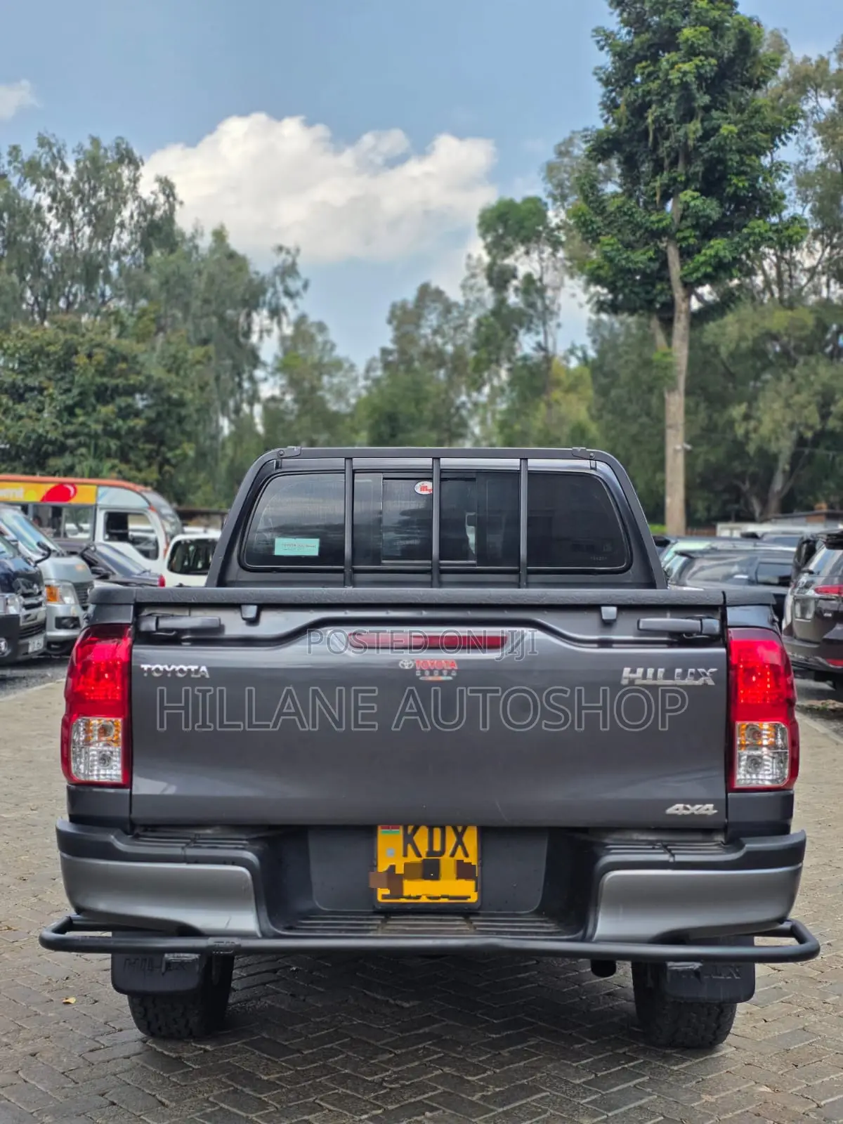 Toyota Hilux 2021 Black