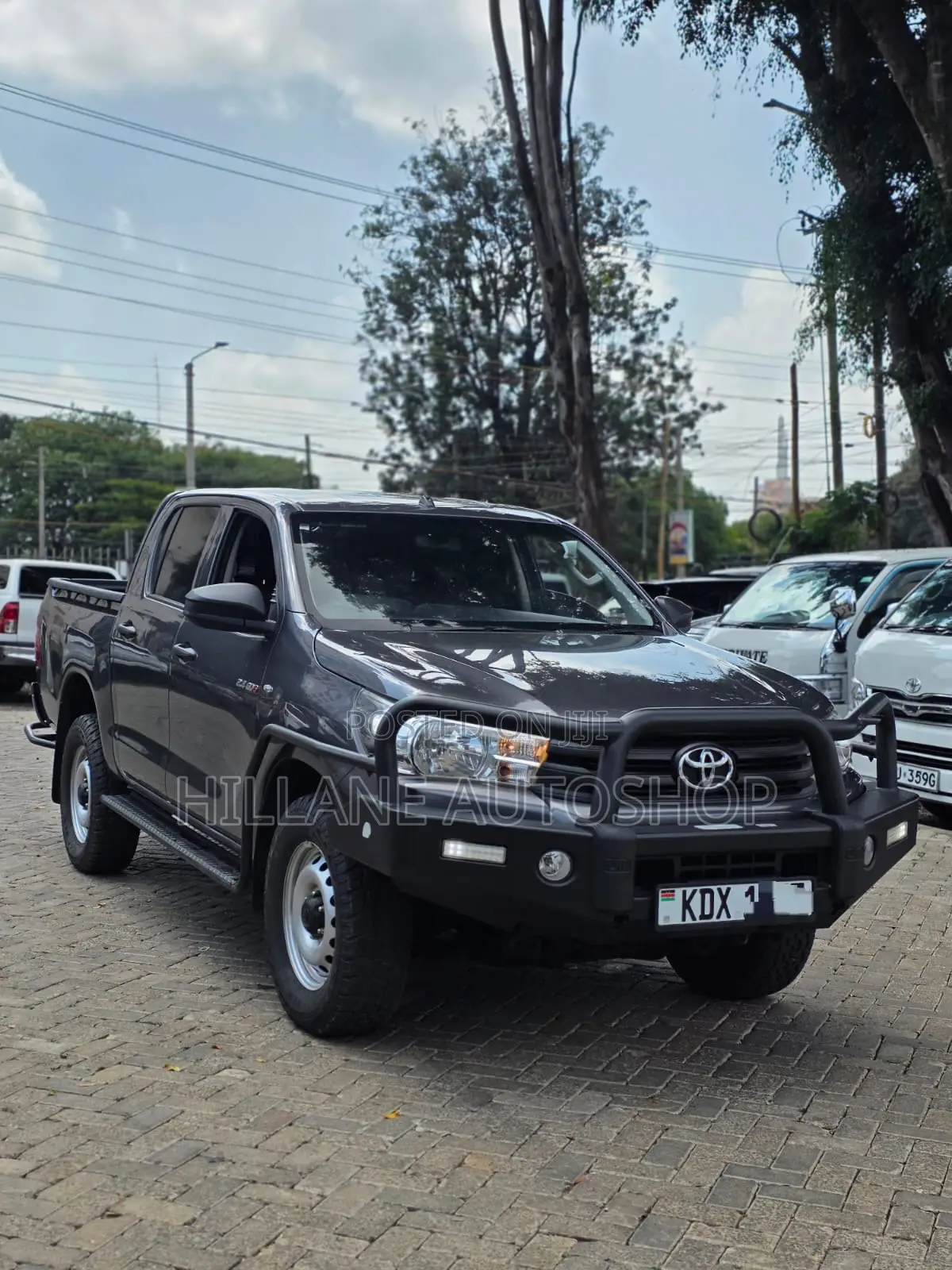 Toyota Hilux 2021 Black