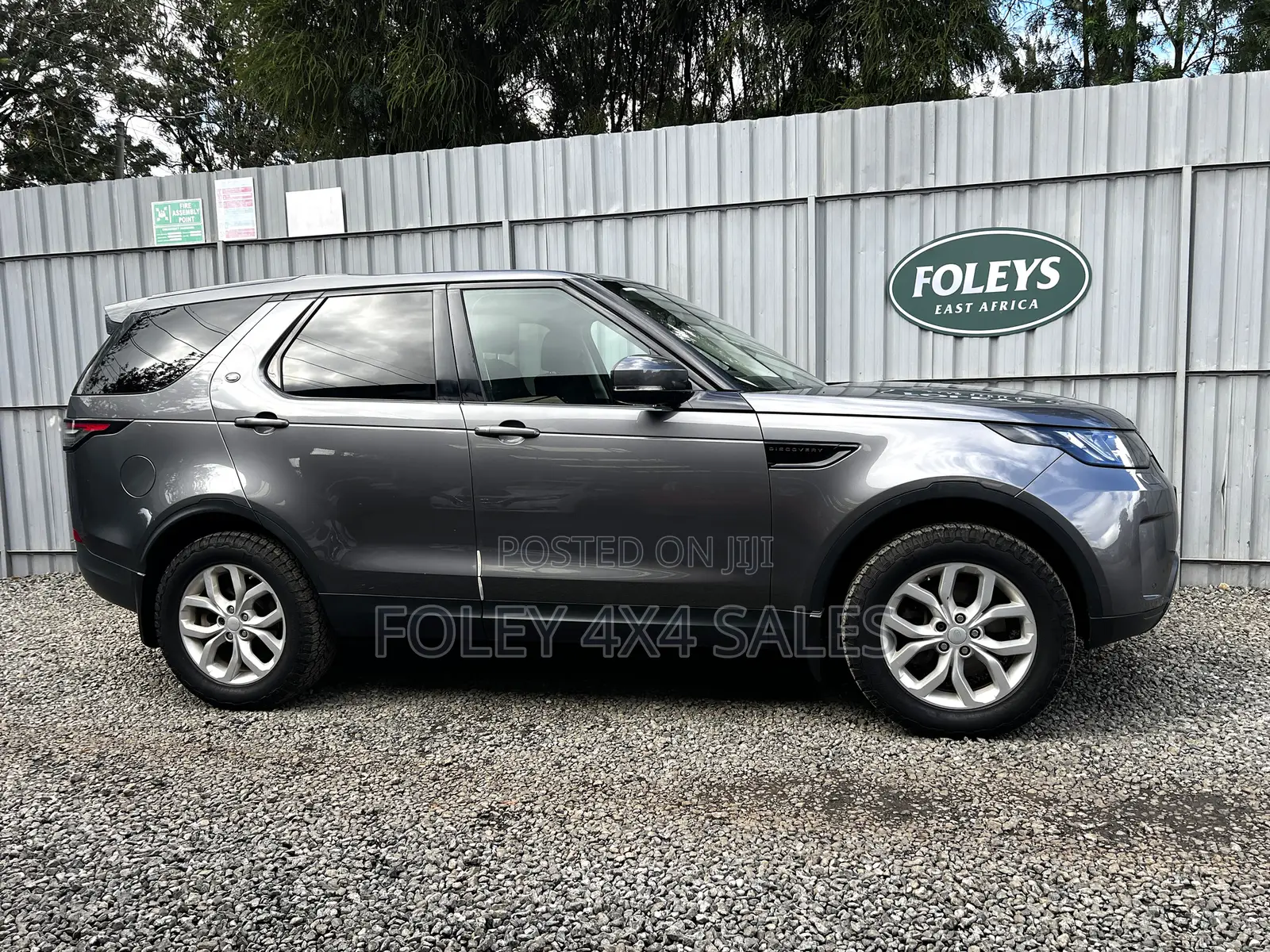 Land Rover Discovery 2018 Gray