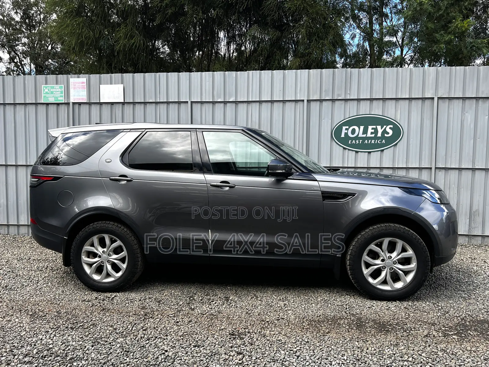 Land Rover Discovery 2018 Gray