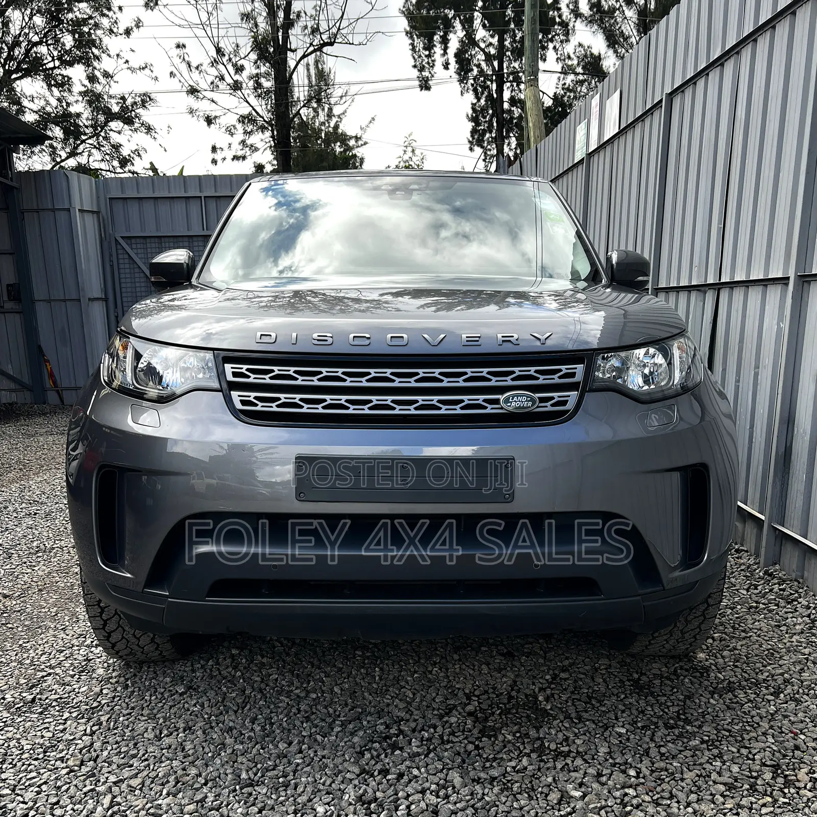 Land Rover Discovery 2018 Gray