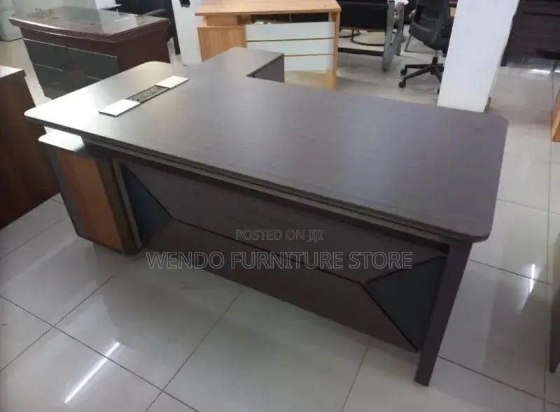 Office Desk : Mordern Luxury Executive Office Desk -Power Socket(1.8m