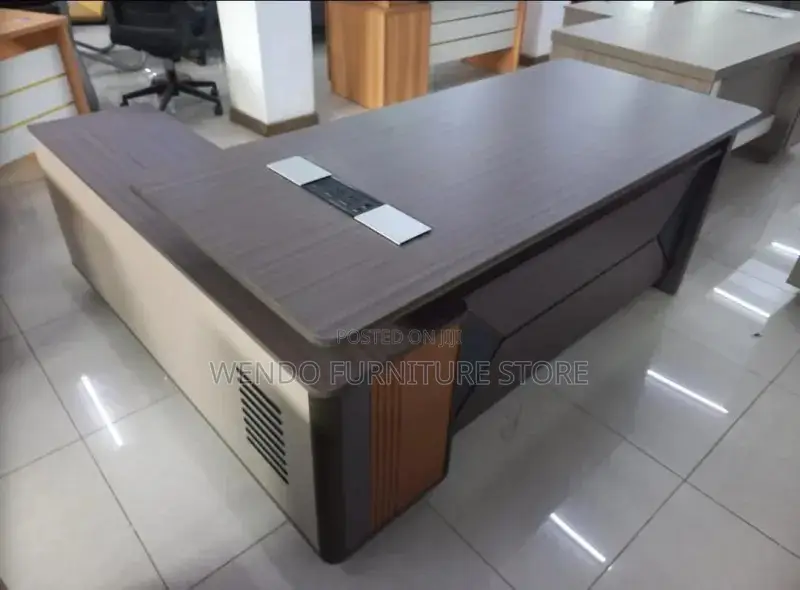 Office Desk : Mordern Luxury Executive Office Desk -Power Socket(1.8m