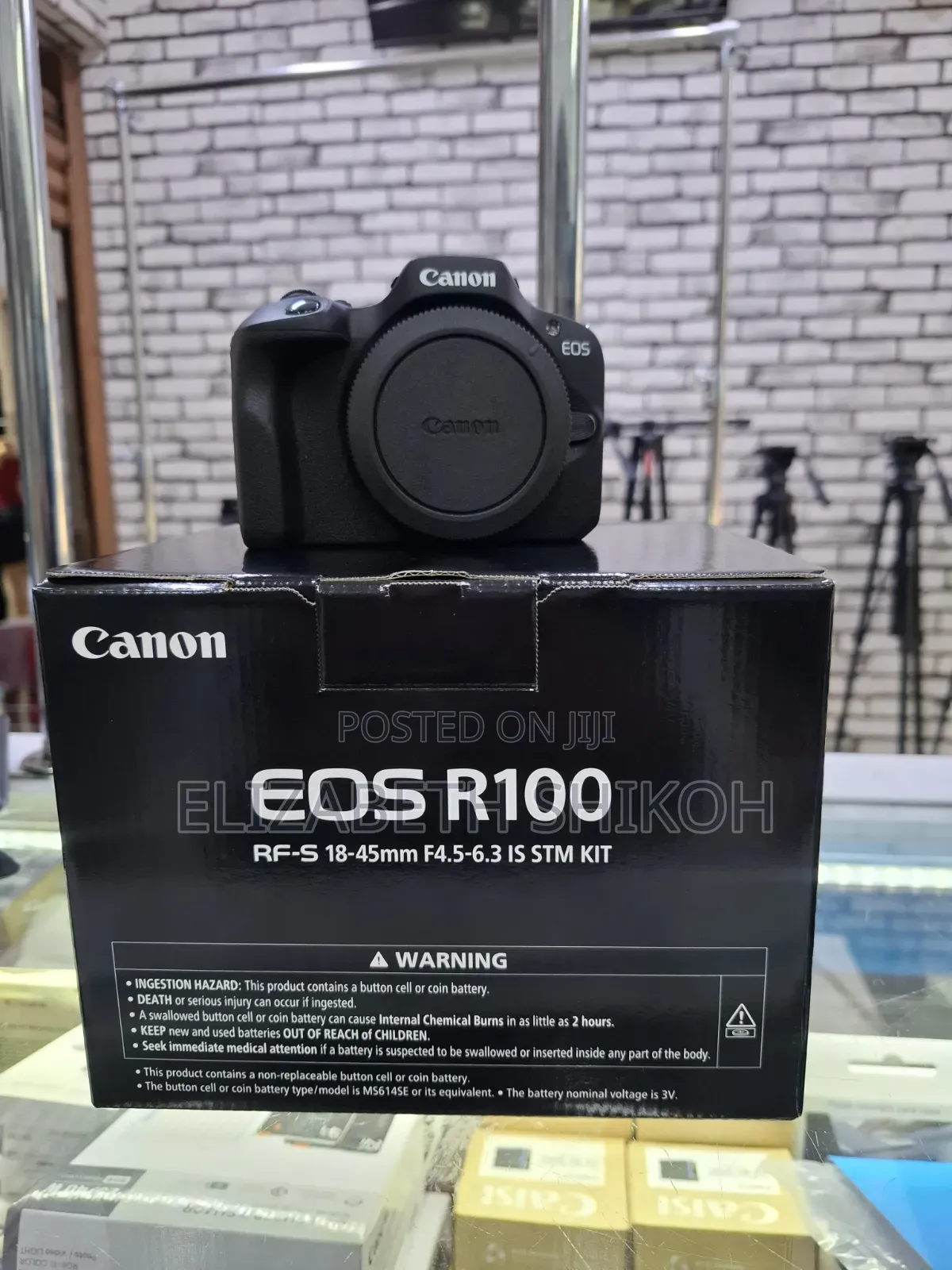 Canon Eos R100 Mirrorless Camera With 18-45mm Lens