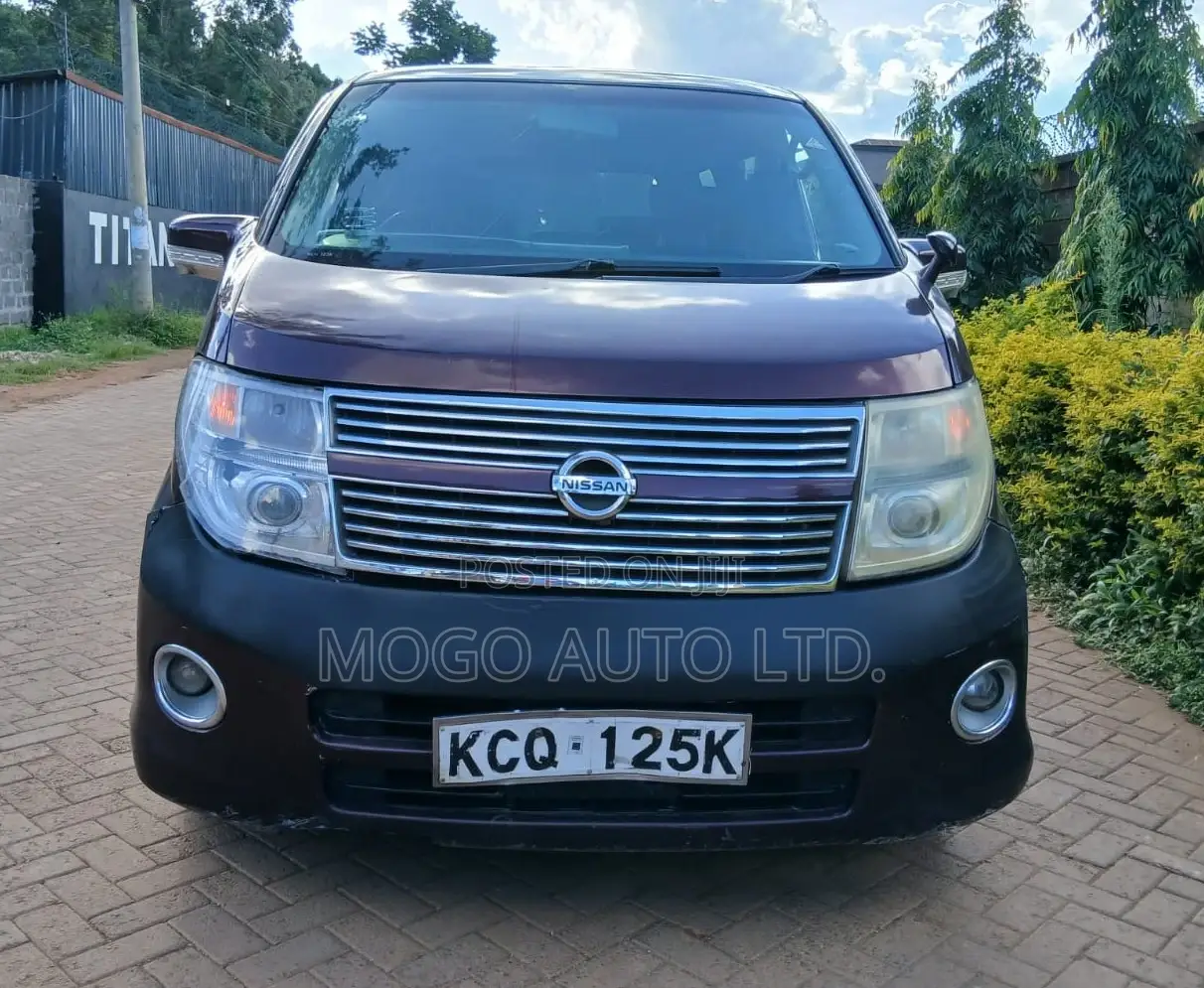 Nissan Serena 2010 Red