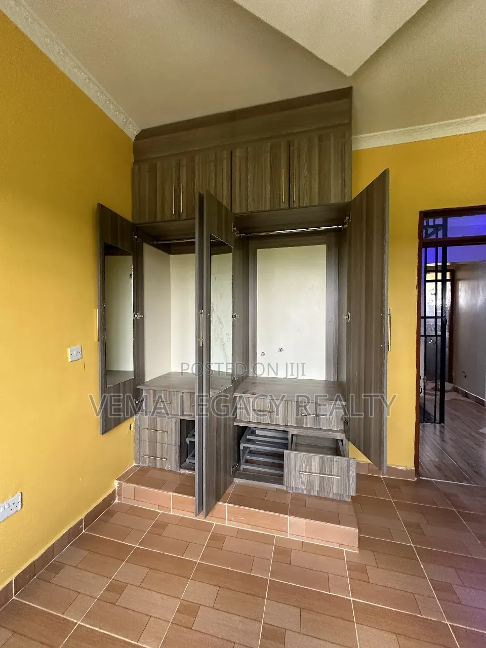 4bdrm Maisonette in Kimbo for sale