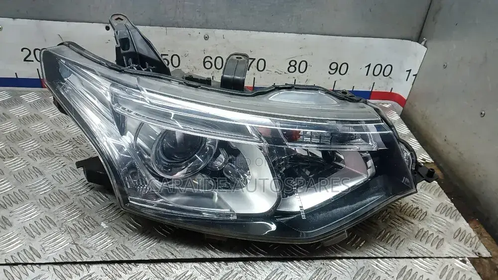 Outlander 2014 Headlights Xenon