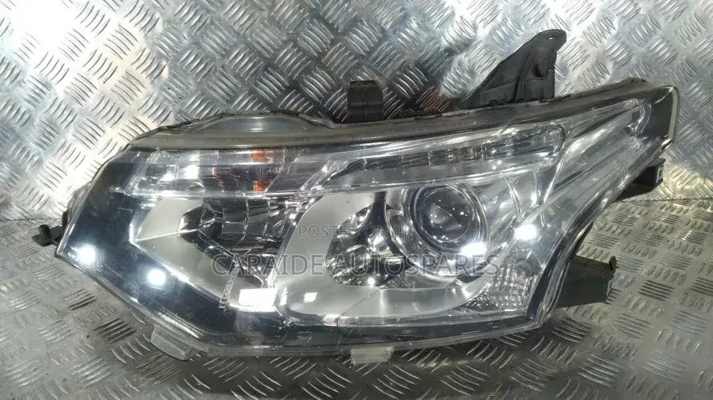 Mitsubishi Outlander 2013 Headlights