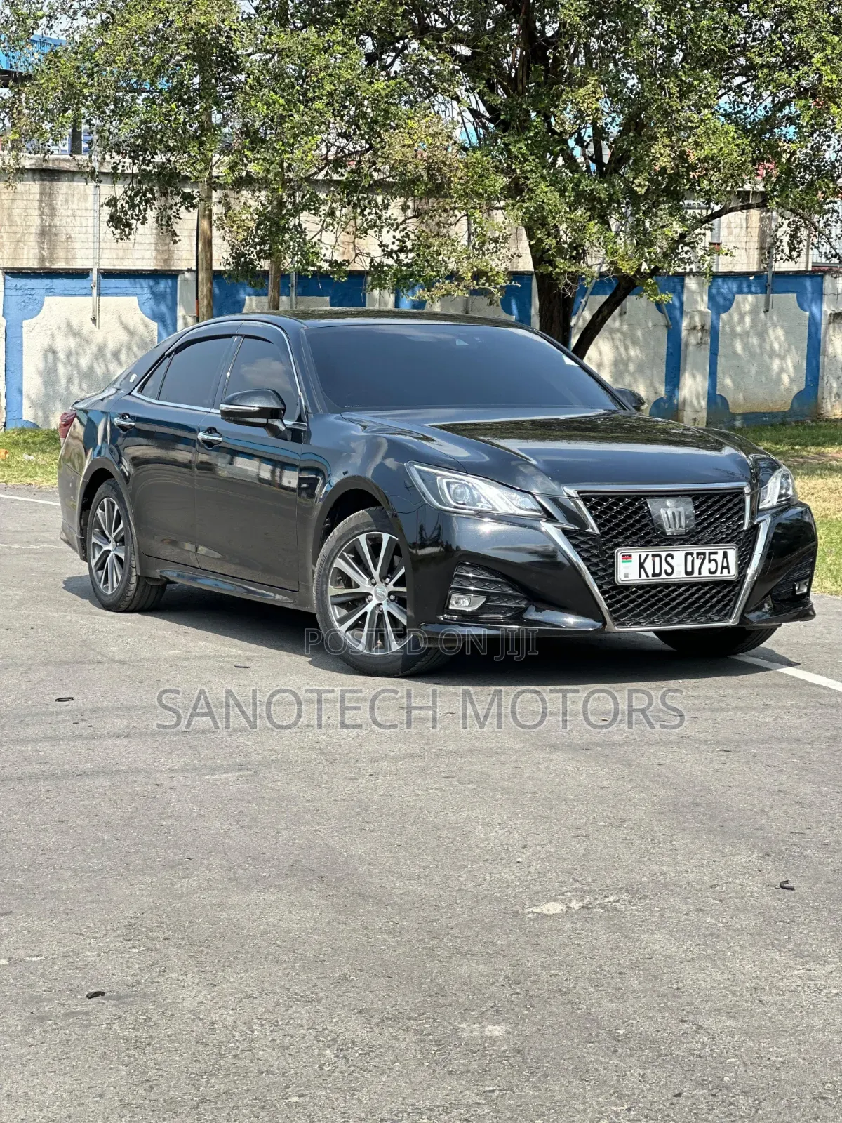 Toyota Crown 2018 Black