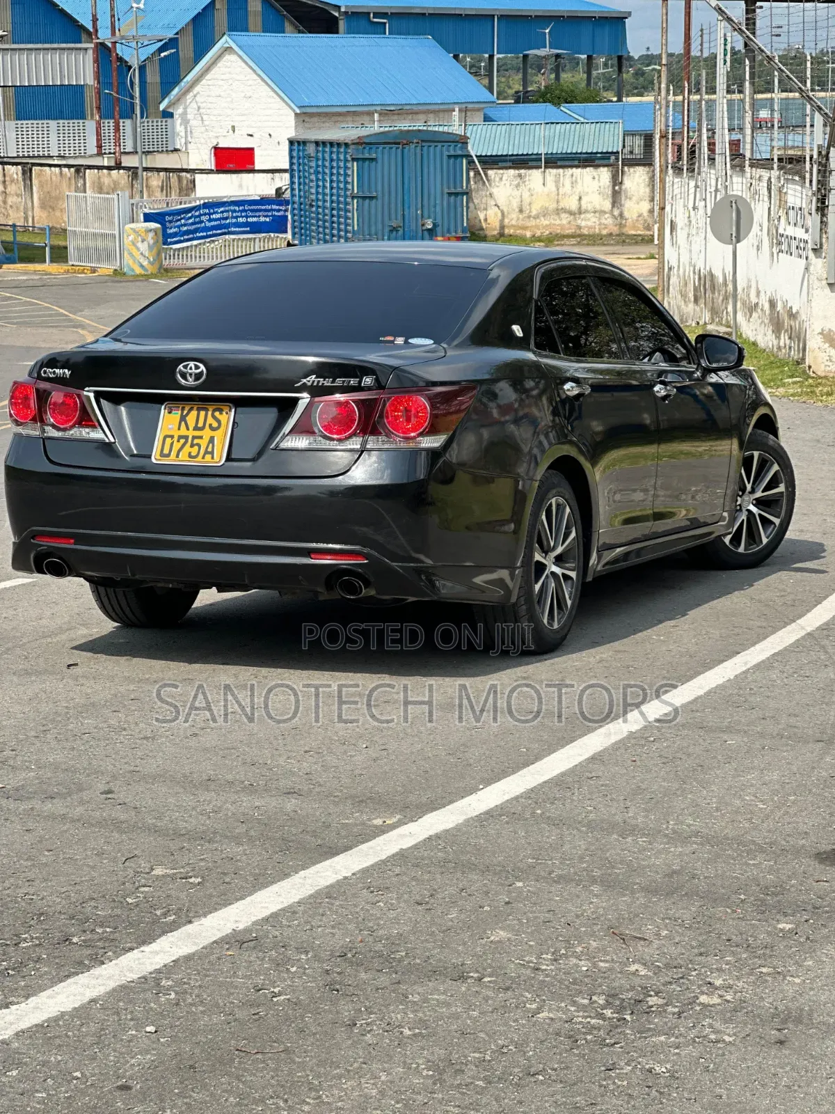 Toyota Crown 2018 Black