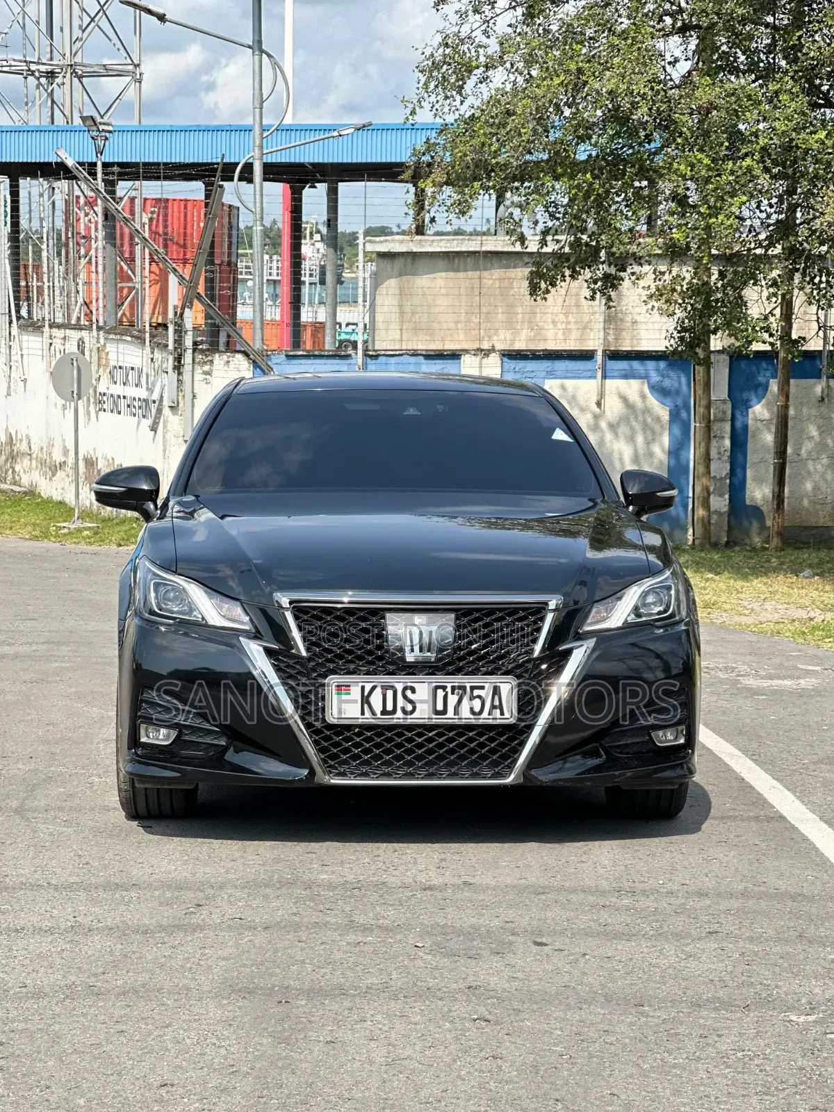 Toyota Crown 2018 Black