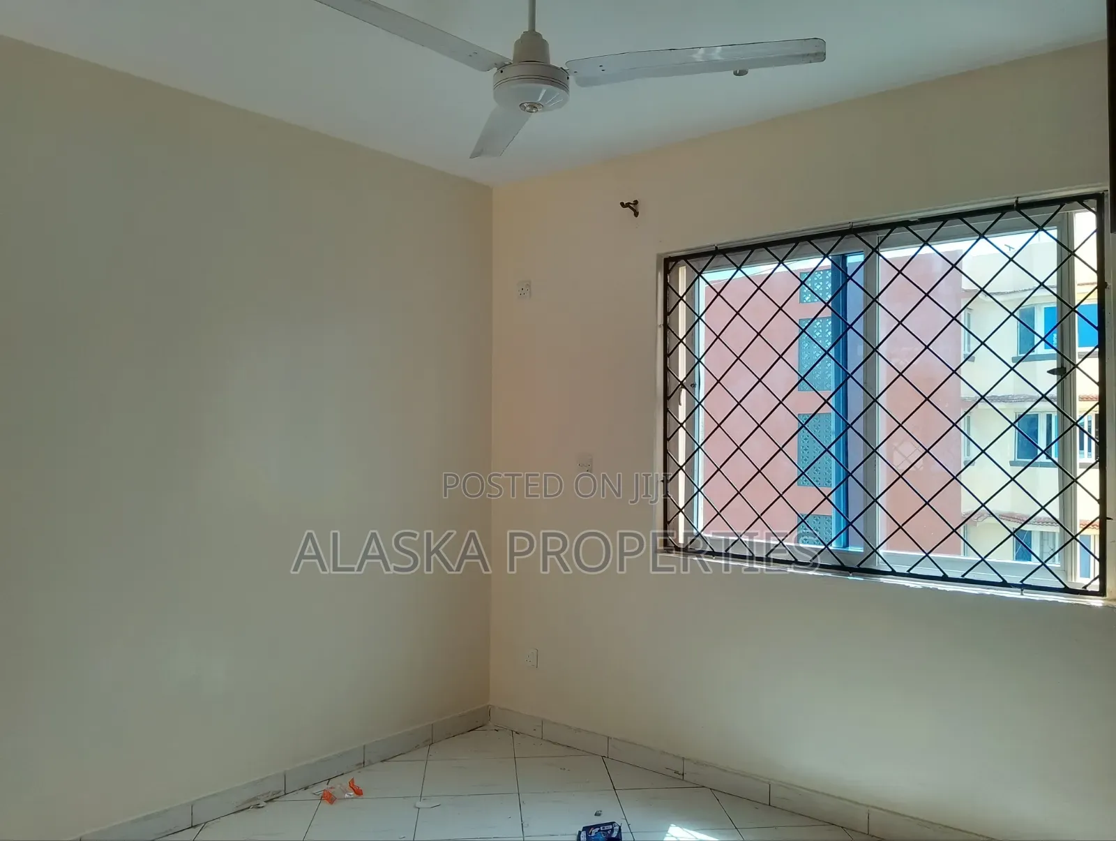 3bdrm Apartment in Mogadishu Estate, Nyali Mkomani for rent