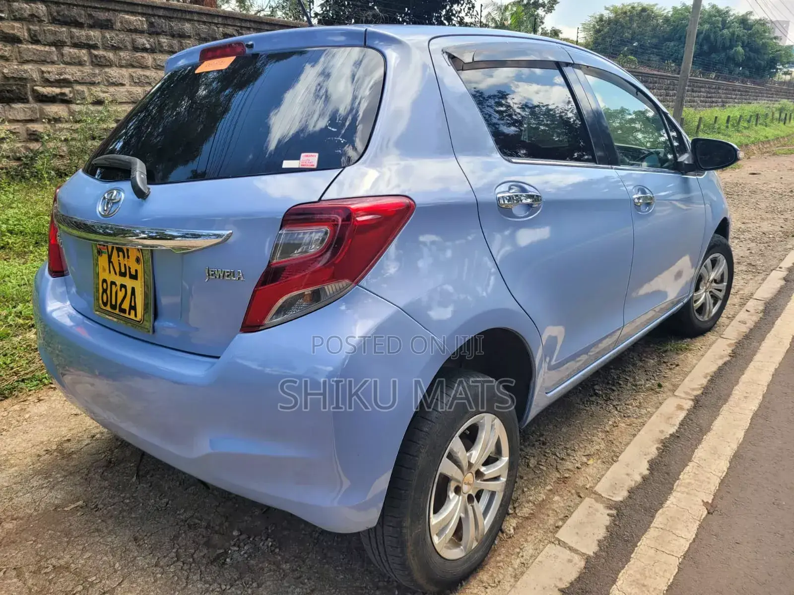 Toyota Vitz 2015