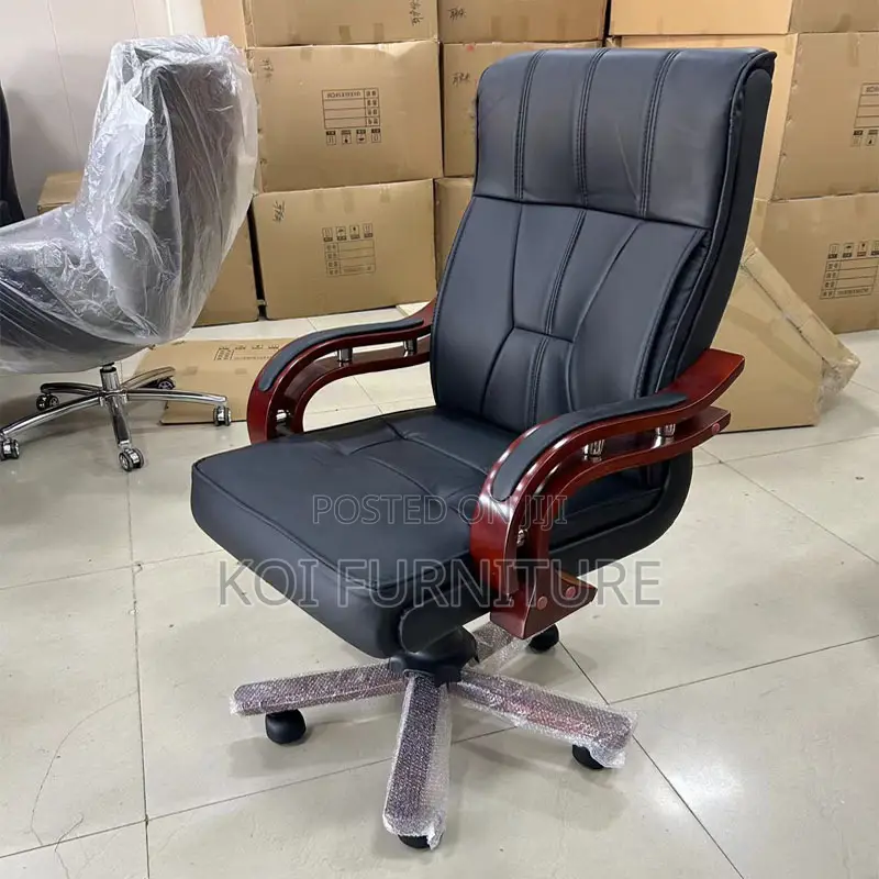 Office Chair:Bliss Executive Office Chair Upholstered in Black Leather