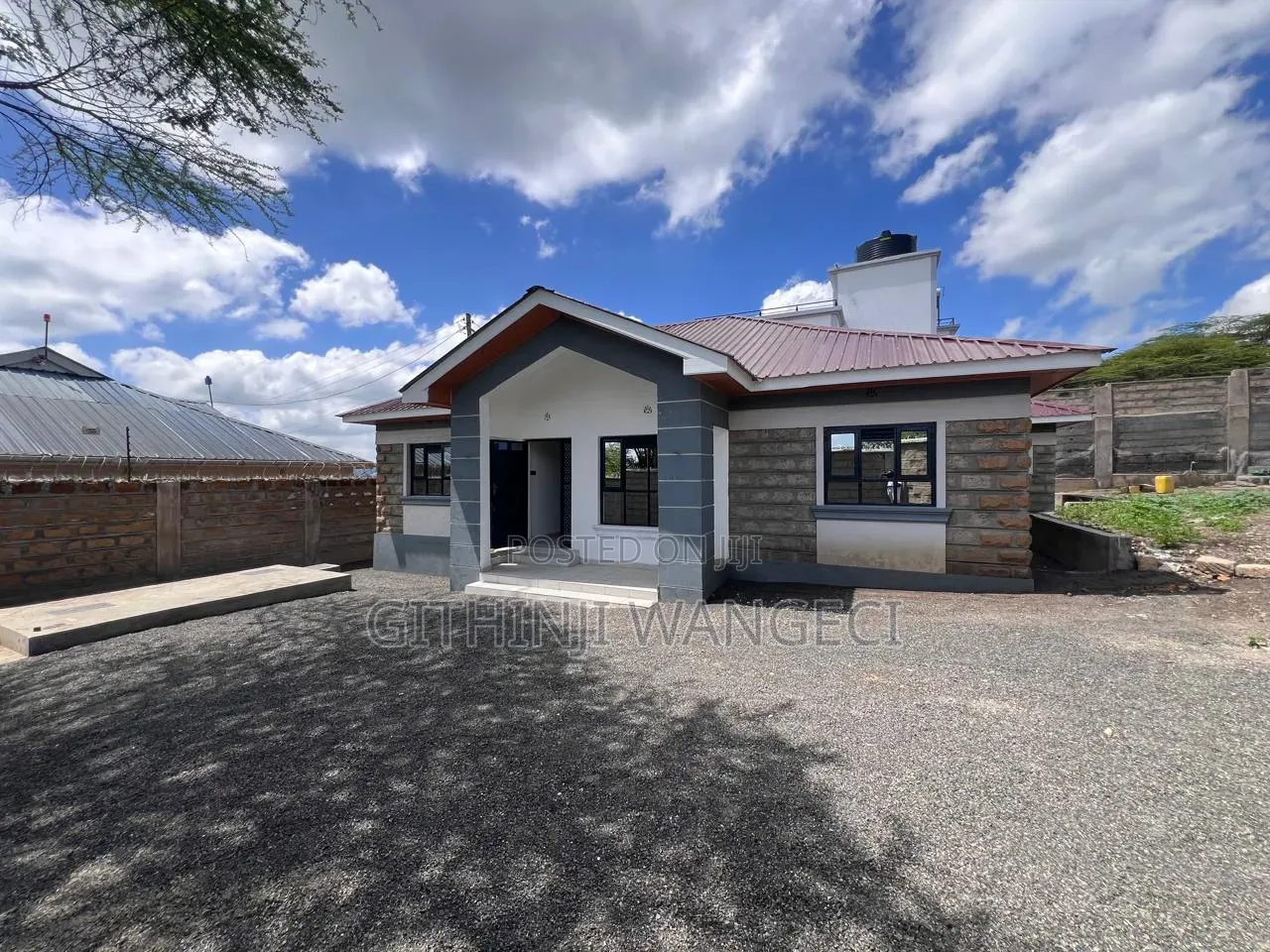 3bdrm Bungalow in Roimen, Matasia for sale