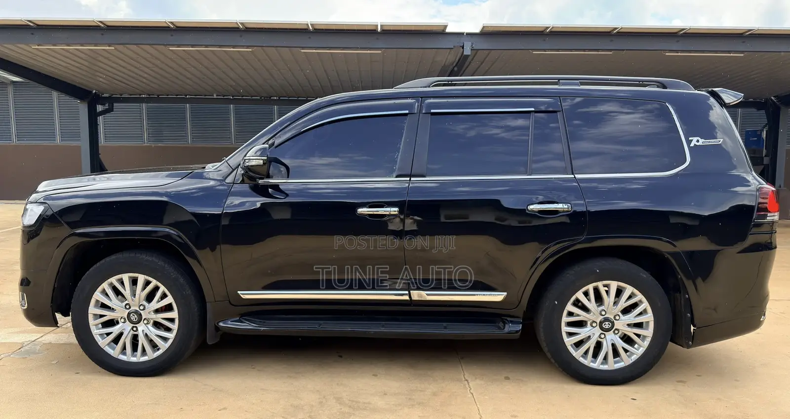 Toyota Land Cruiser 4.6 V8 ZX 2017 Black