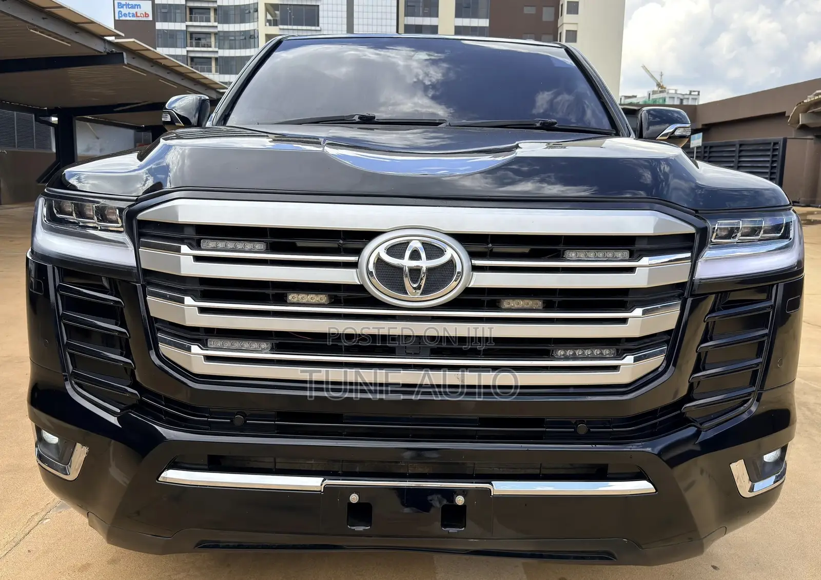Toyota Land Cruiser 4.6 V8 ZX 2017 Black